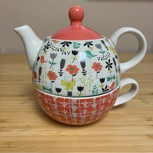 Bloom Stacked Teapot and Cup Set